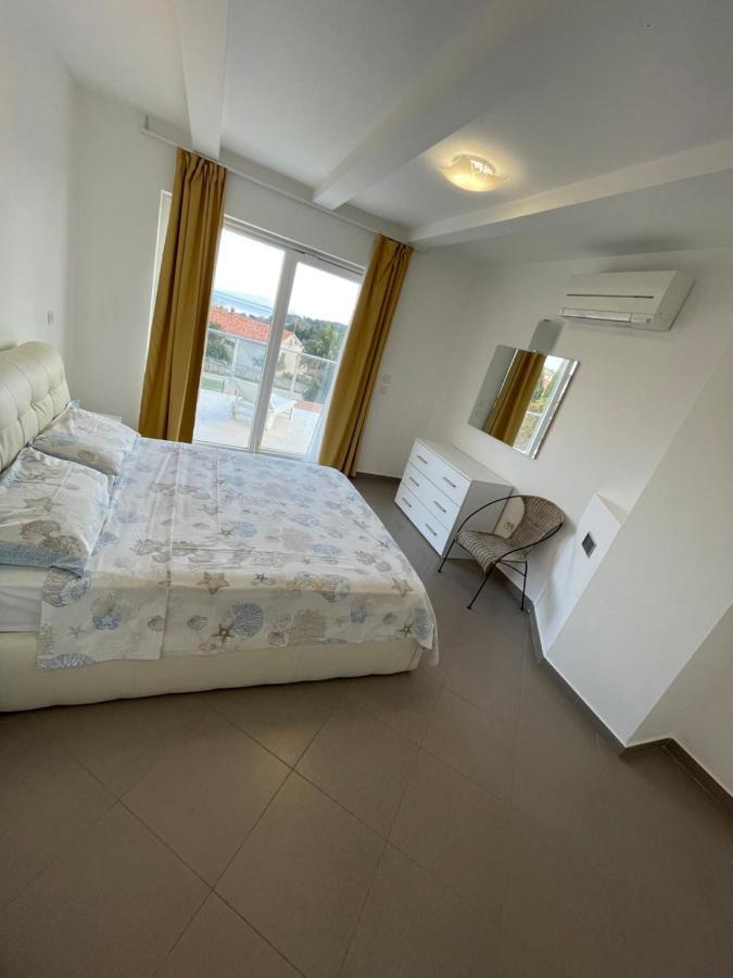 Villa Lina Premantura Exterior photo